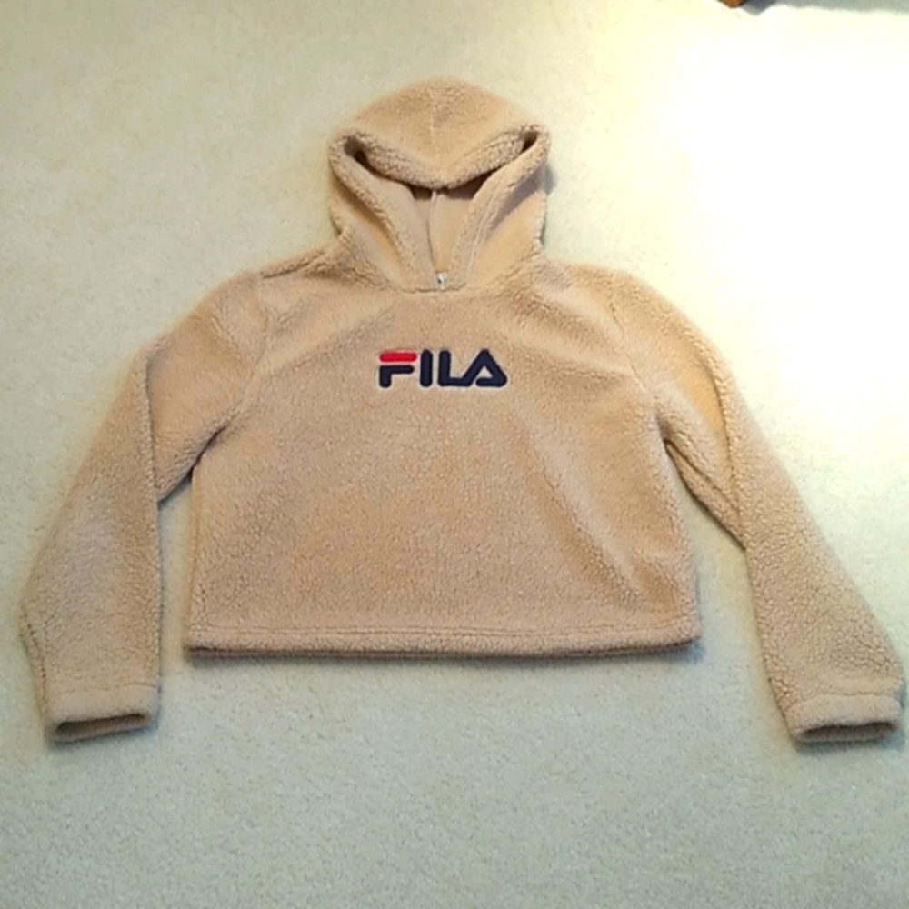 Fleece pullover hoodie in biege, women's size medium in great used condition.